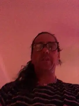 Snapshot of ingrid1982 chatting on 02-21-25, 04:05 ingrid1982 online show from 02-21-25, 04:05