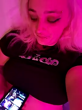 IzanamiNova online show from 01-20-25, 04:32