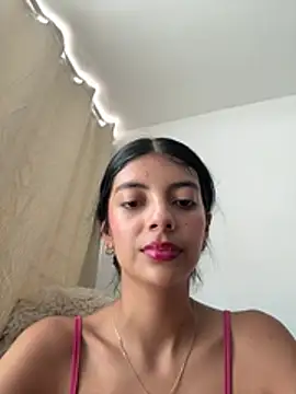 Snapshot of Baby_Niels chatting on 06-17-26, 05:25 Baby Niels online show from 06-17-26, 05:25