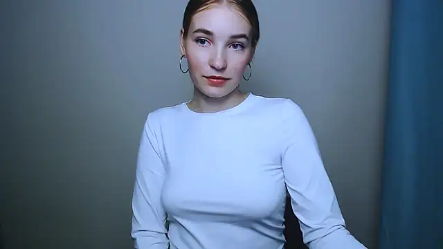 Queen ofLove online show from 11-27-25, 08:00