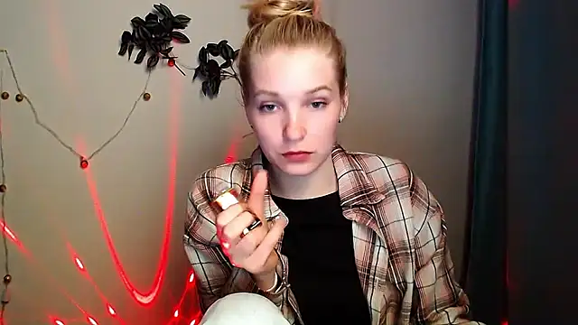 Queen ofLove online show from 05-02-26, 05:29