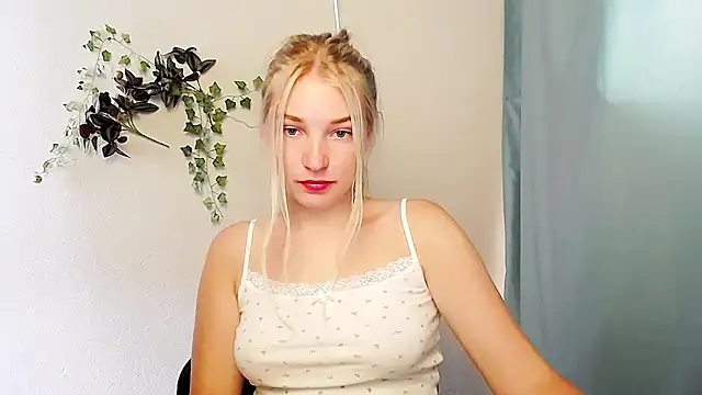 Queen ofLove online show from 06-14-26, 10:06
