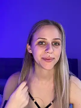 Snapshot of lunawolf21 chatting on 02-14-25, 07:17 lunawolf21 online show from 02-14-25, 07:17