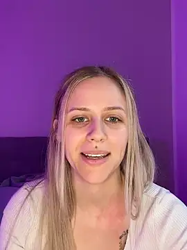 Snapshot of lunawolf21 chatting on 02-16-25, 09:15 lunawolf21 online show from 02-16-25, 09:15