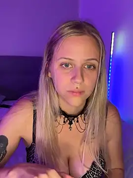 Snapshot of lunawolf21 chatting on 10-01-25, 07:42 lunawolf21 online show from 10-01-25, 07:42