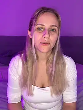 Snapshot of lunawolf21 chatting on 11-20-25, 07:41 lunawolf21 online show from 11-20-25, 07:41