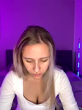 Snapshot of lunawolf21 chatting on 11-25-25, 07:30 lunawolf21 online show from 11-25-25, 07:30