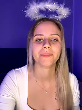 Snapshot of lunawolf21 chatting on 12-04-25, 07:39 lunawolf21 online show from 12-04-25, 07:39