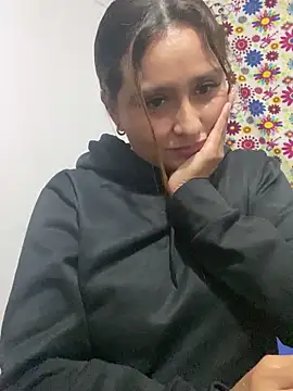 Snapshot of Keittly_ chatting on 12-15-24, 12:18 Keittly  online show from 12-15-24, 12:18