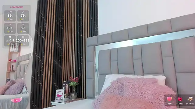 Snapshot of vivianne_scott chatting on 11-10-25, 12:26 vivianne scott online show from 11-10-25, 12:26