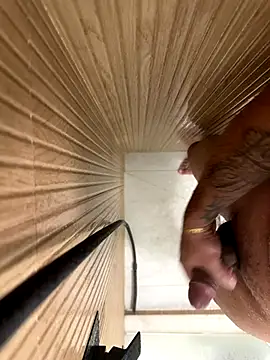 Gustavozx01 online show from 11-11-25, 03:17