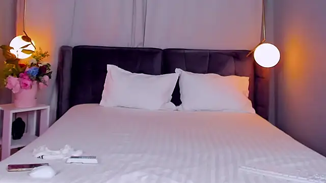 CarlaWhite online show from 03-20-25, 08:09