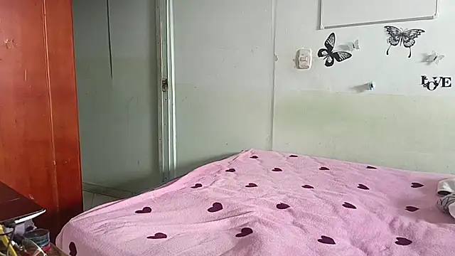 luxandracon23 online show from 02-10-25, 03:21