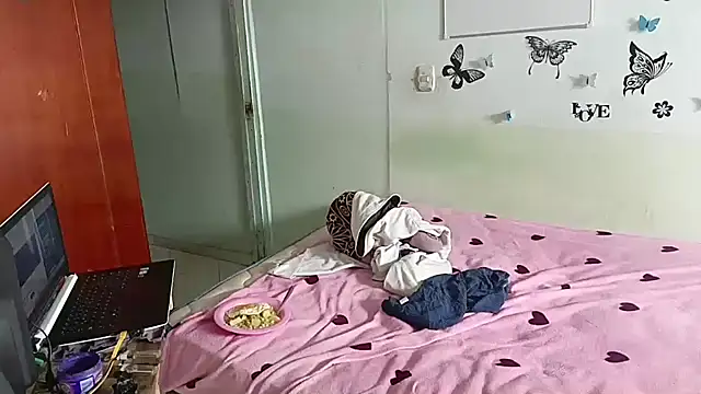 luxandracon23 online show from 02-14-25, 05:03