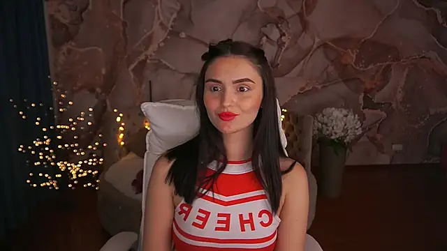 Snapshot of MilashaLovely chatting on 03-19-25, 07:17 MilashaLovely online show from 03-19-25, 07:17