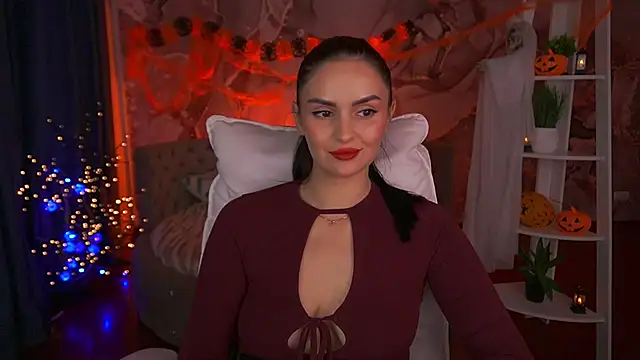 Snapshot of MilashaLovely chatting on 10-29-25, 02:19 MilashaLovely online show from 10-29-25, 02:19