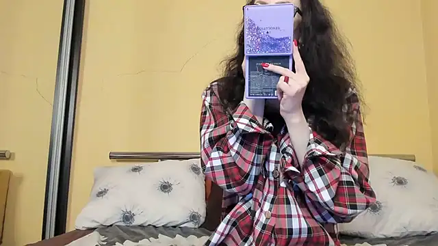 Snapshot of Baby_Jewel chatting on 11-27-25, 11:12 Baby Jewel online show from 11-27-25, 11:12