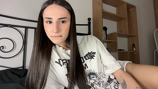 Kim Oberlin  online show from 04-29-26, 01:04