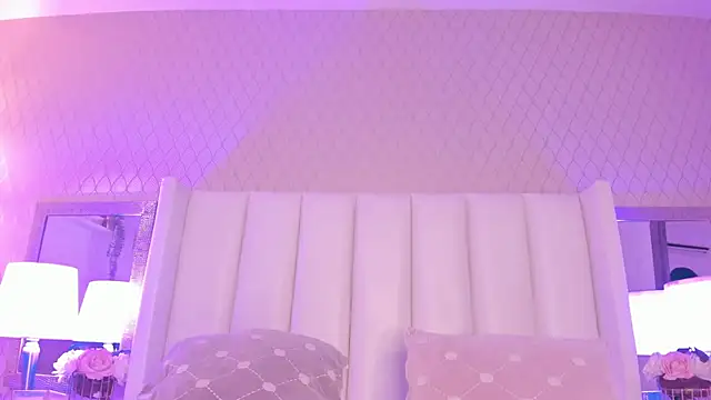 SophiaSmiiths  online show from 10-31-25, 09:05