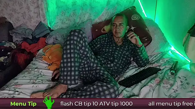 Snapshot of yazforeSolo chatting on 03-17-25, 03:14 yazforeSolo online show from 03-17-25, 03:14