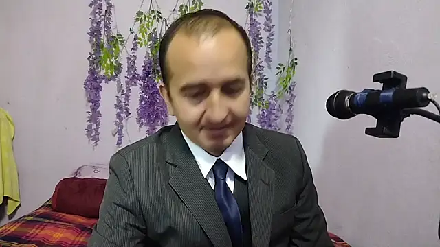 Snapshot of yazforeSolo chatting on 09-18-25, 02:30 yazforeSolo online show from 09-18-25, 02:30