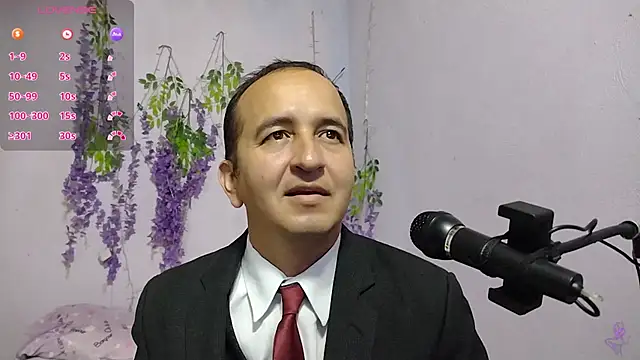 Snapshot of yazforeSolo chatting on 09-27-25, 03:17 yazforeSolo online show from 09-27-25, 03:17