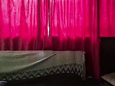 Snapshot of yazforeSolo chatting on 09-30-25, 02:11 yazforeSolo online show from 09-30-25, 02:11