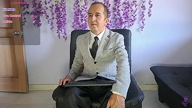 Snapshot of yazforeSolo chatting on 02-09-26, 02:10 yazforeSolo online show from 02-09-26, 02:10