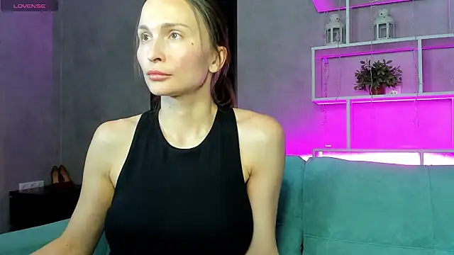 Snapshot of Beatrice_Brice chatting on 03-17-25, 08:18 Beatrice Brice online show from 03-17-25, 08:18