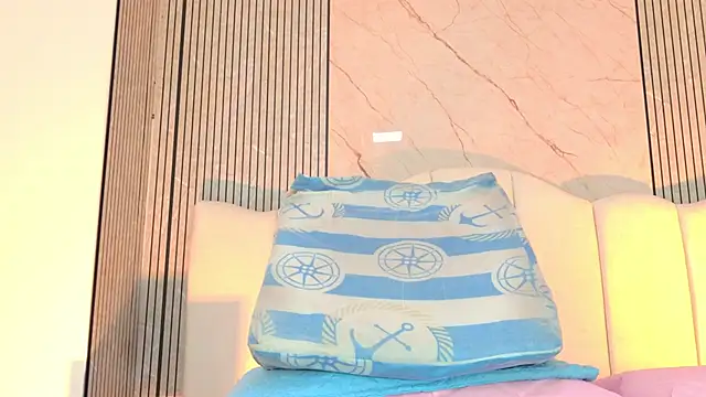 Sofia martiin online show from 04-22-26, 03:09