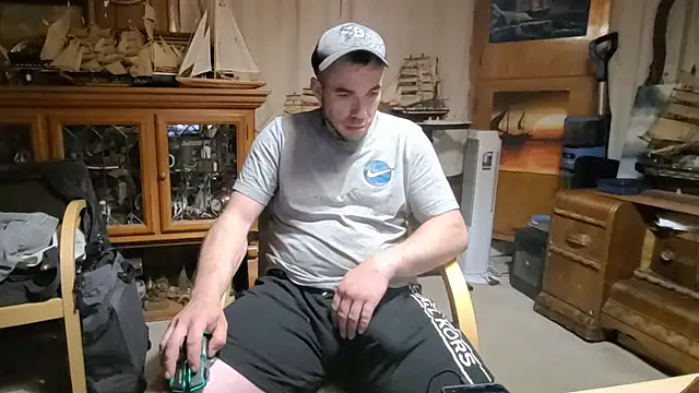 ScubaStevex online show from 04-20-26, 06:05