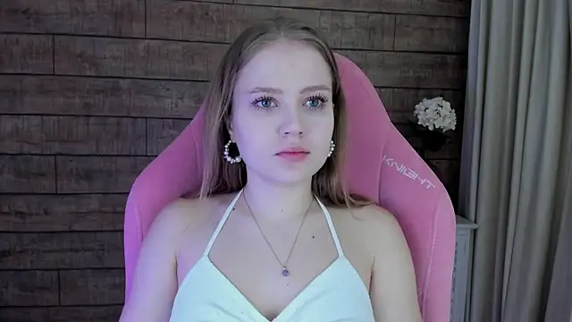 SelinSwarovski online show from 09-19-25, 04:07