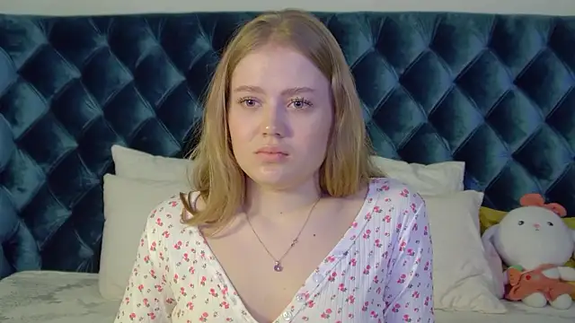 SelinSwarovski online show from 10-13-25, 04:18