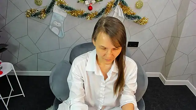 Snapshot of Lillian_White chatting on 01-10-25, 09:13 Lillian White online show from 01-10-25, 09:13