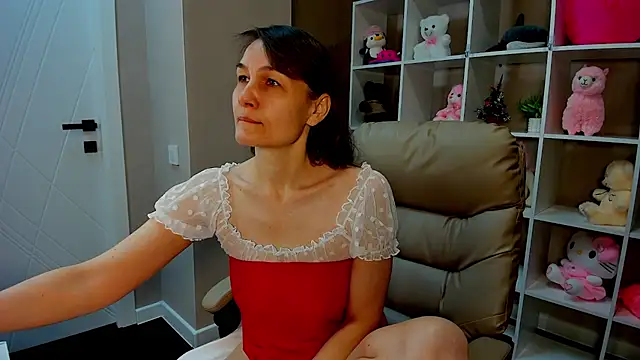 Snapshot of Lillian_White chatting on 01-12-25, 01:11 Lillian White online show from 01-12-25, 01:11