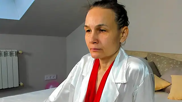 Snapshot of Lillian_White chatting on 02-02-25, 10:13 Lillian White online show from 02-02-25, 10:13