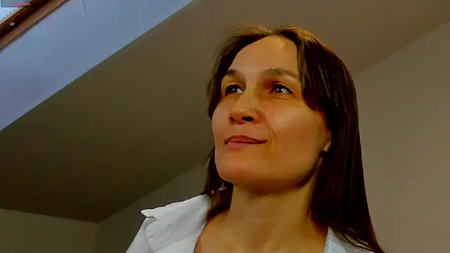 Snapshot of Lillian_White chatting on 02-13-25, 10:23 Lillian White online show from 02-13-25, 10:23