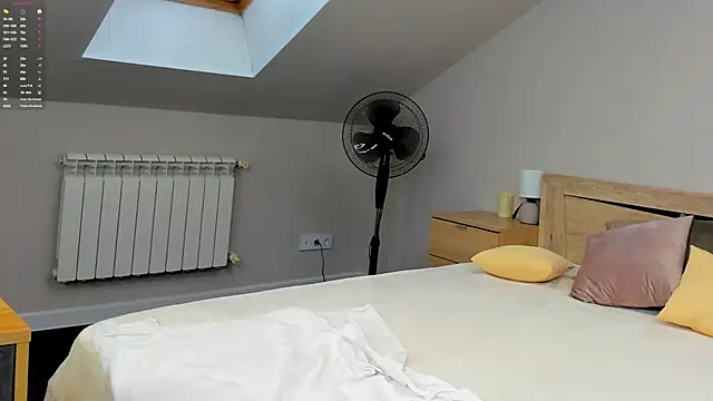 Snapshot of Lillian_White chatting on 03-09-25, 11:14 Lillian White online show from 03-09-25, 11:14