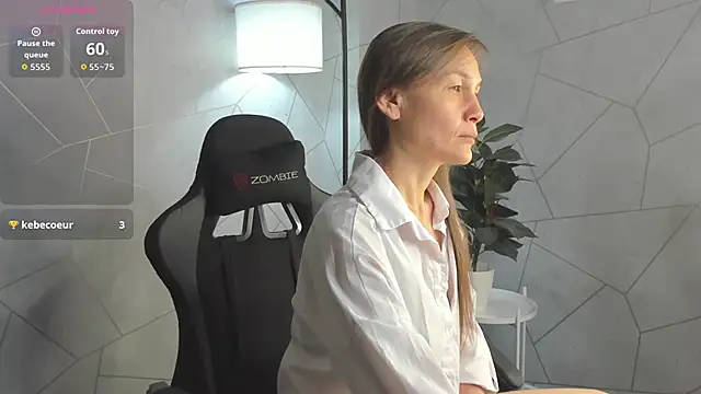 Snapshot of Lillian_White chatting on 09-14-25, 12:54 Lillian White online show from 09-14-25, 12:54