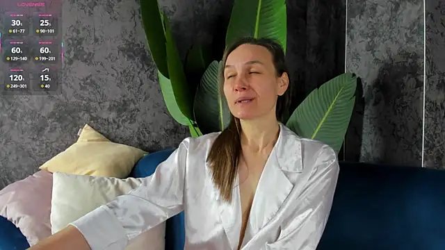 Lillian White online show from 12-01-25, 12:04