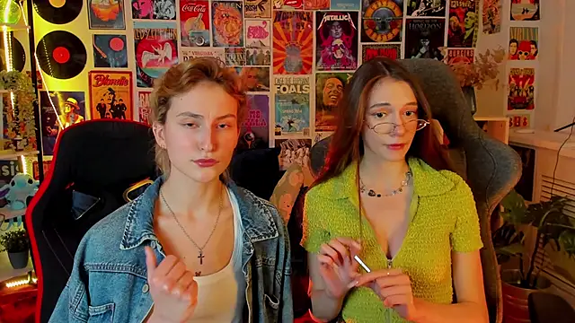 AveAngela online show from 01-10-25, 11:18