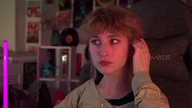 LuxRayi online show from 12-22-24, 05:56