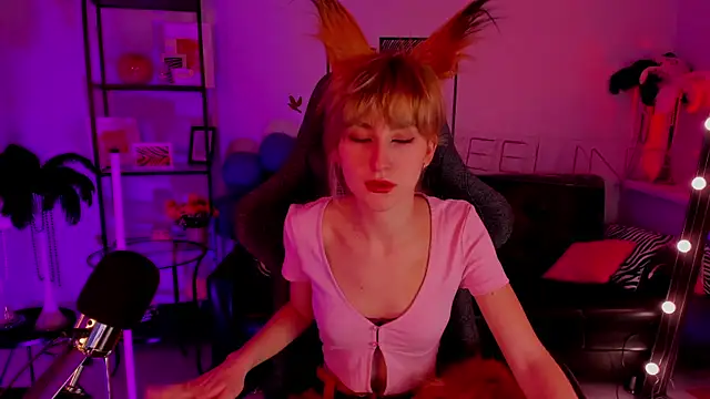 LuxRayi online show from 01-07-25, 11:58