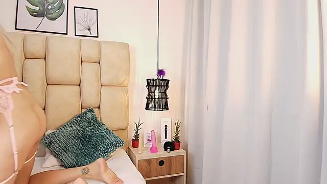 AdharaSmithh online show from 02-25-25, 12:36