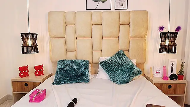 AdharaSmithh online show from 03-03-25, 02:26