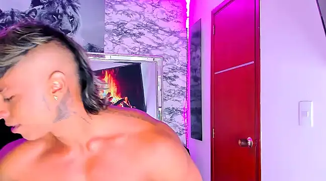 Snapshot of Owen_Muzcle chatting on 01-24-25, 11:23 Owen Muzcle online show from 01-24-25, 11:23