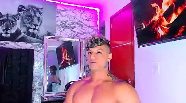 Snapshot of Owen_Muzcle chatting on 01-30-25, 04:37 Owen Muzcle online show from 01-30-25, 04:37