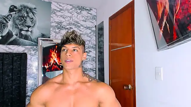 Snapshot of Owen_Muzcle chatting on 02-07-25, 04:37 Owen Muzcle online show from 02-07-25, 04:37