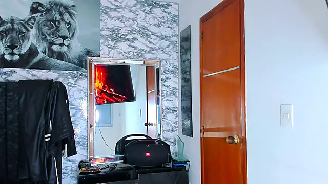 Snapshot of Owen_Muzcle chatting on 02-15-25, 02:26 Owen Muzcle online show from 02-15-25, 02:26