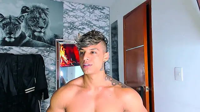 Snapshot of Owen_Muzcle chatting on 02-20-25, 10:16 Owen Muzcle online show from 02-20-25, 10:16